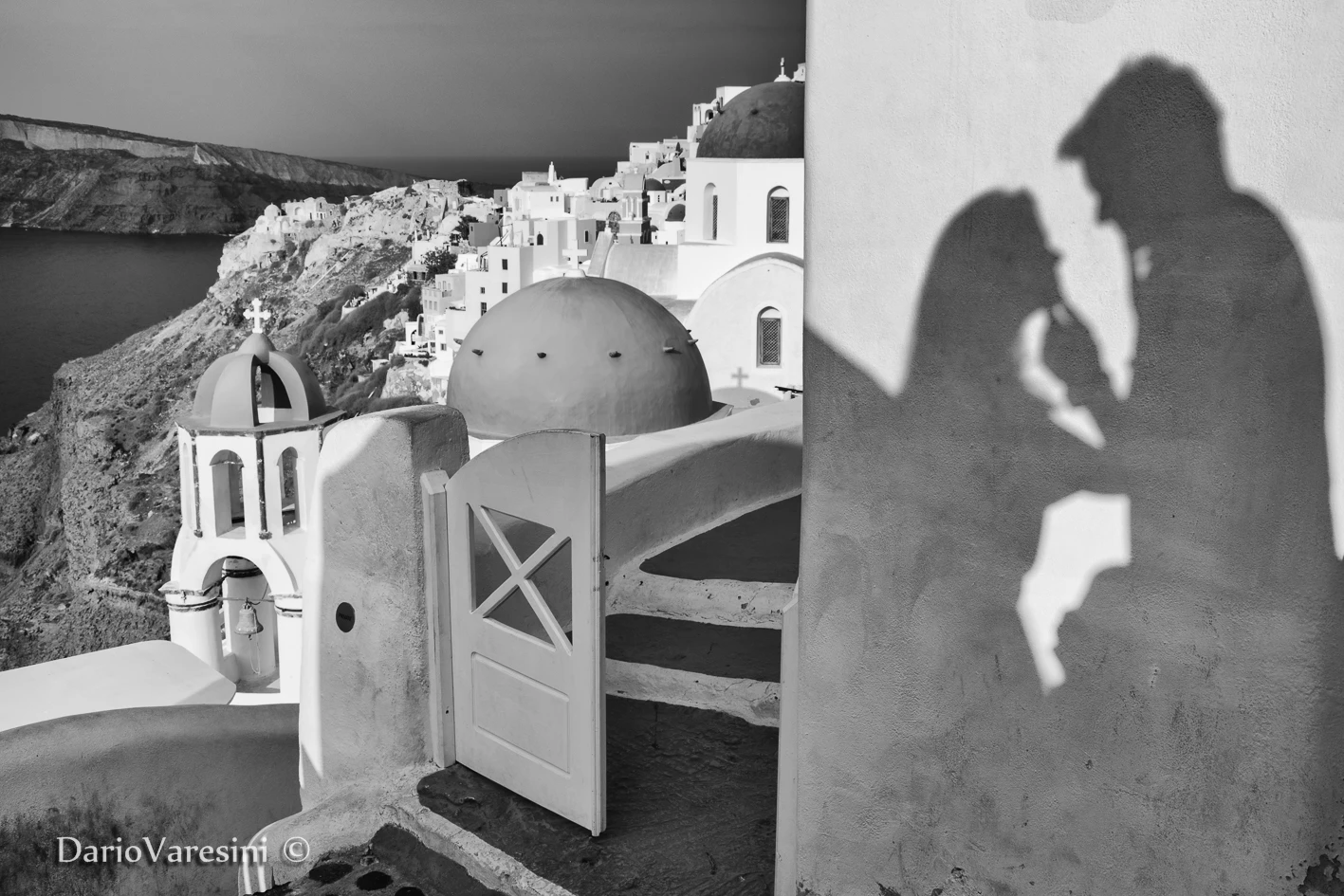 Shadows of love in Oia, Santorini